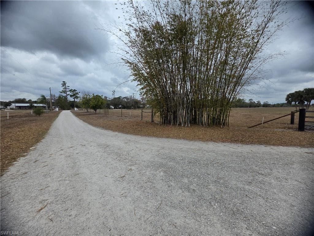 8201 Dosonte LN photo 7 of 24