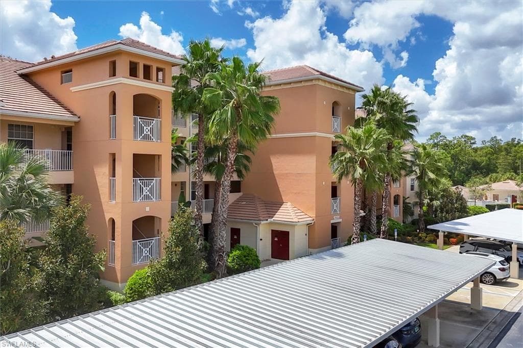 View of apartment building / complex