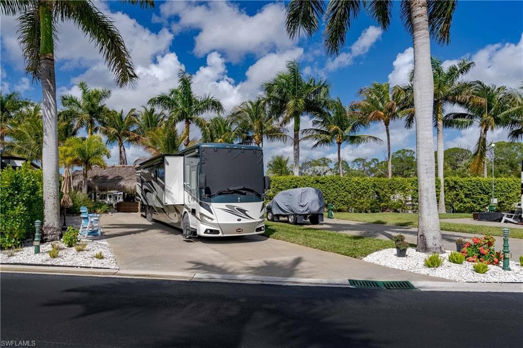 13399 Snook CIR photo 6 of 41
