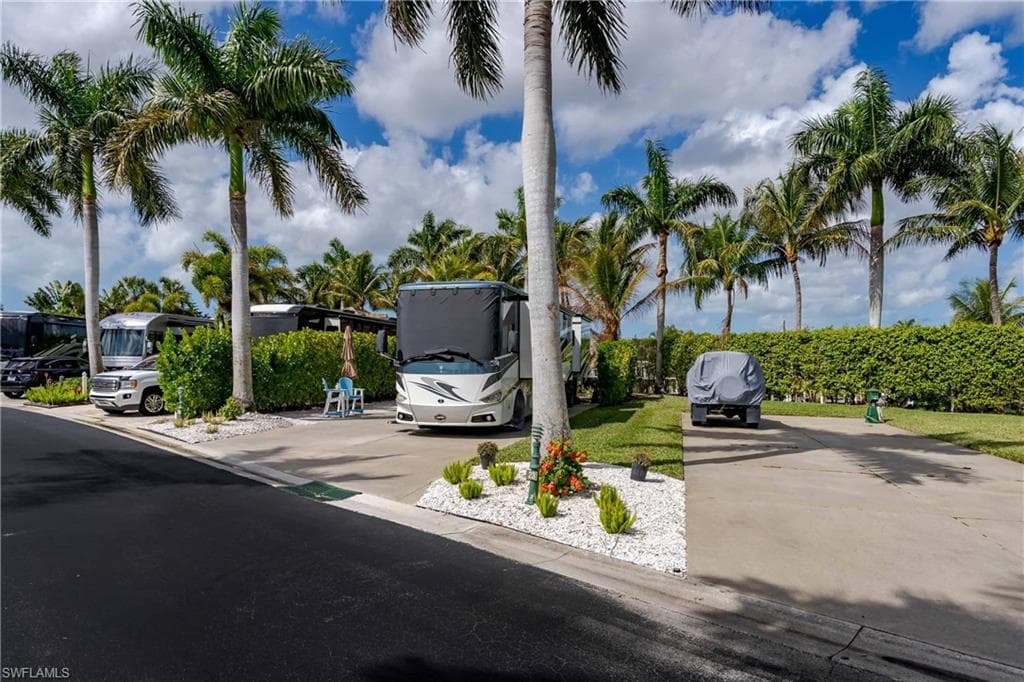 13399 Snook CIR photo 4 of 41