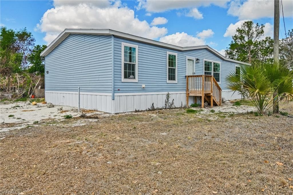 1770 Tucker LN photo 1 of 40