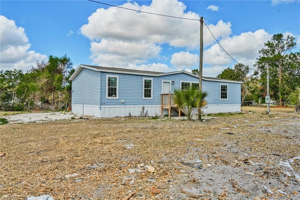 1770 Tucker LN photo 5 of 40