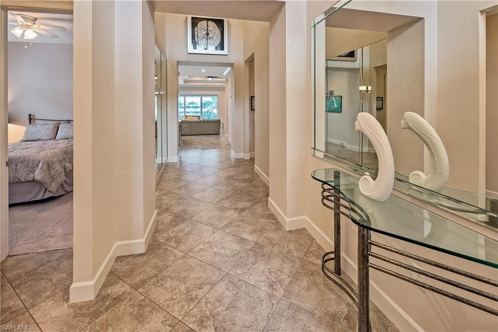Entry Hal with mirror wall and built in lights