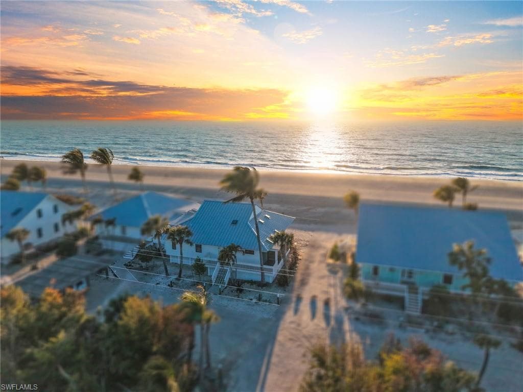 19 Beach Homes photo 45 of 48