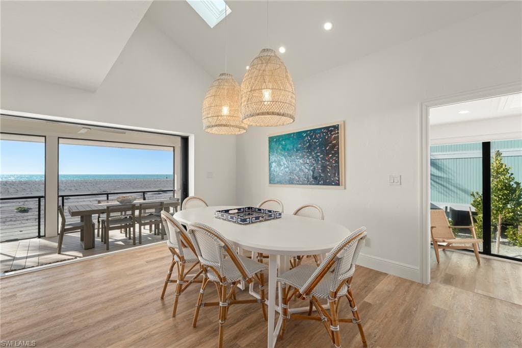 19 Beach Homes photo 15 of 48