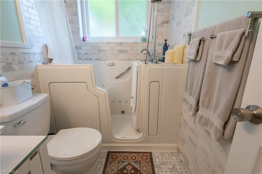 Walk in tub