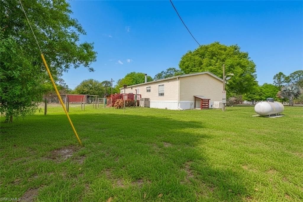 1700 Tampa AVE photo 21 of 21
