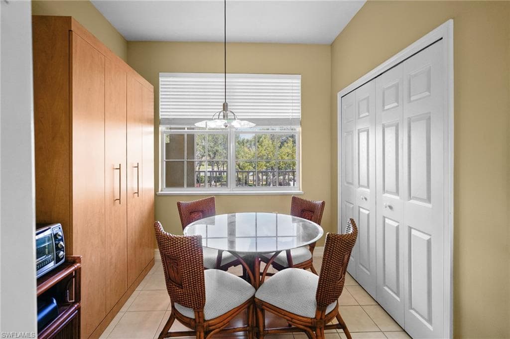 10720 Ravenna WAY 203 photo 5 of 47