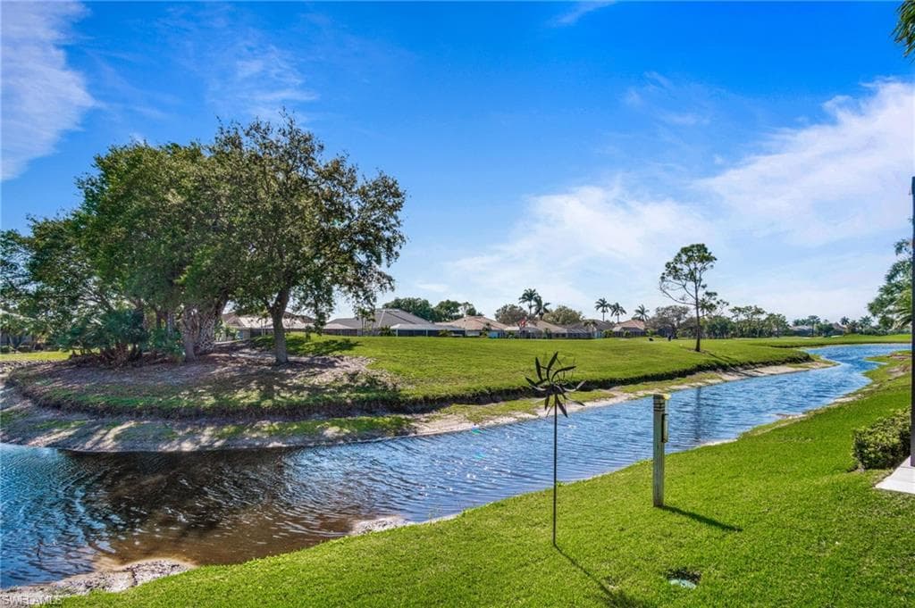 Spanish Wells offers flexible membership options to suit every lifestyle, including a low-cost golf membership OR sports membership with unlimited use of the driving range, practice facilities, fitness center, tennis, pickleball, bocce, reciprocal privileges & discounted golf rates, or a social membership with dining privileges, pool access & vibrant community events.