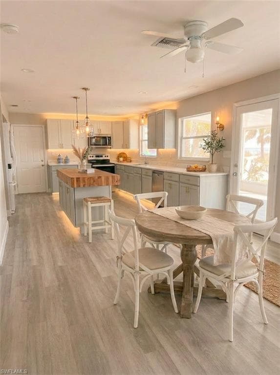 VIRTUALLY STAGED FOR DESIGN IDEAS