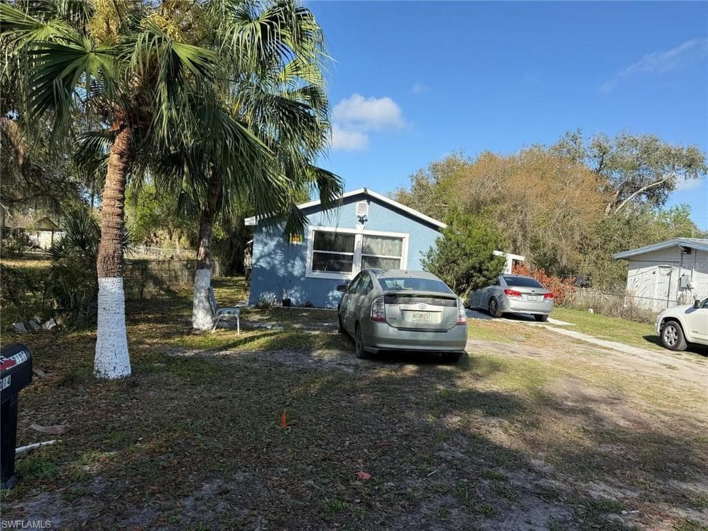 414 Spring AVE photo 9 of 32