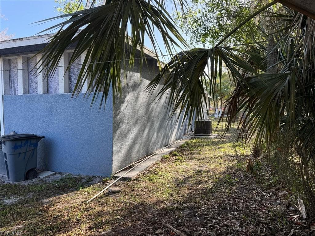 414 Spring AVE photo 8 of 32