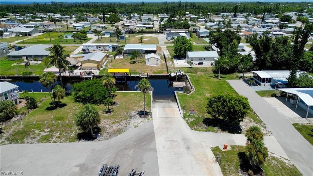 Community boat ramp with Gulf Access