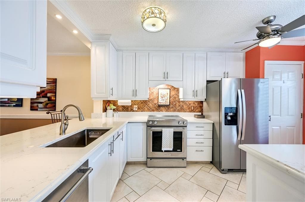 3032 Sandpiper Bay CIR G205 photo 6 of 39