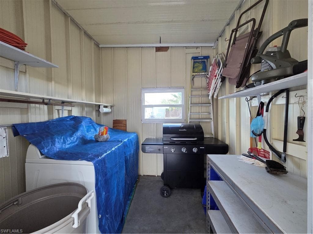 Washer & Dryer convey with the sale.