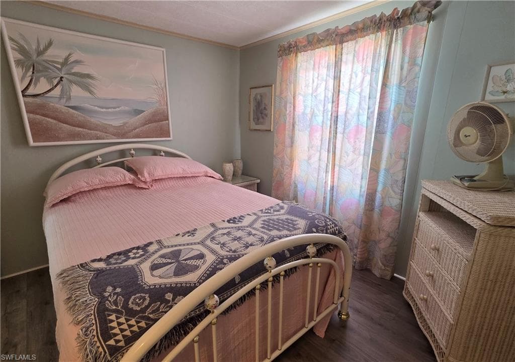 Guest bedroom