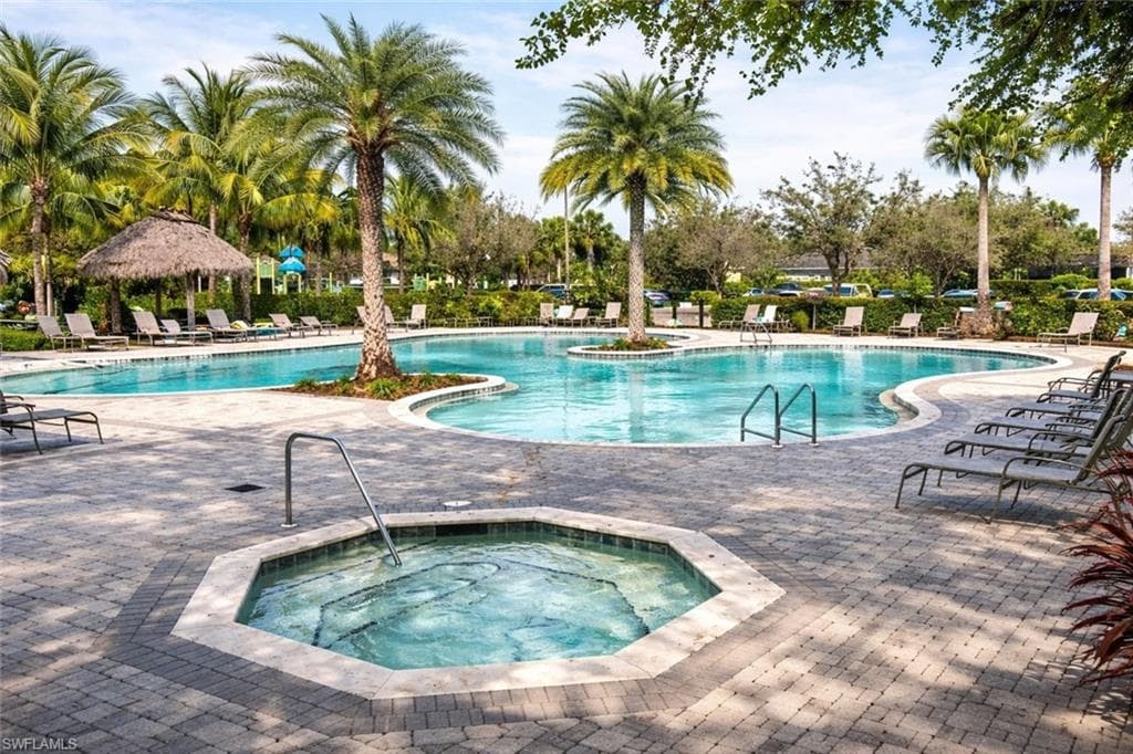Community Pool & Spa