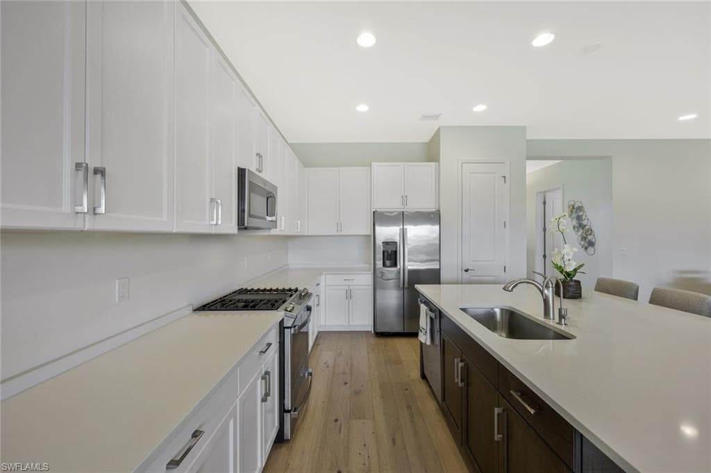 20897 Thistle Leaf LN photo 7 of 24