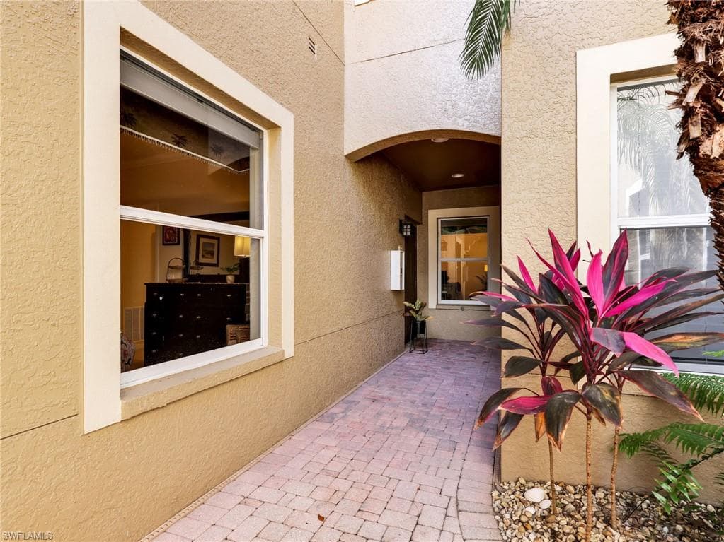 20060 Seagrove ST 1803 photo 5 of 37