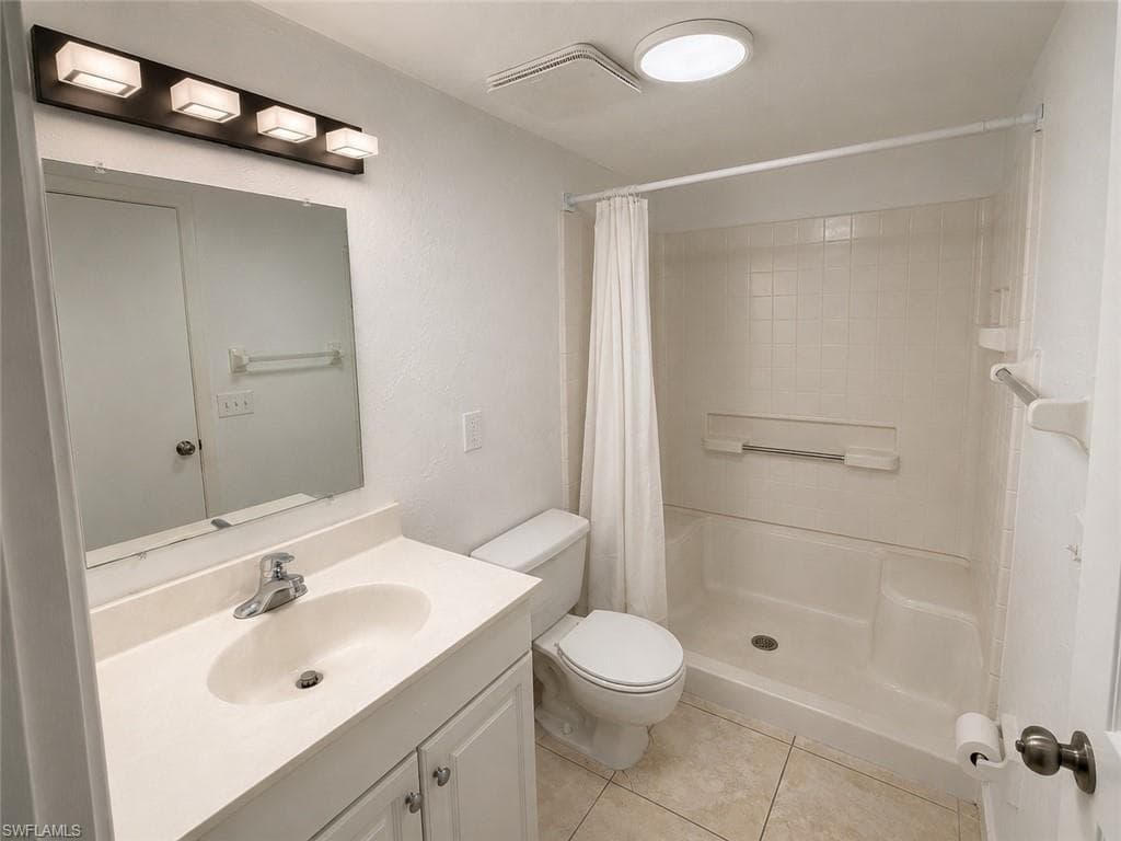 bathroom 1. 7374
