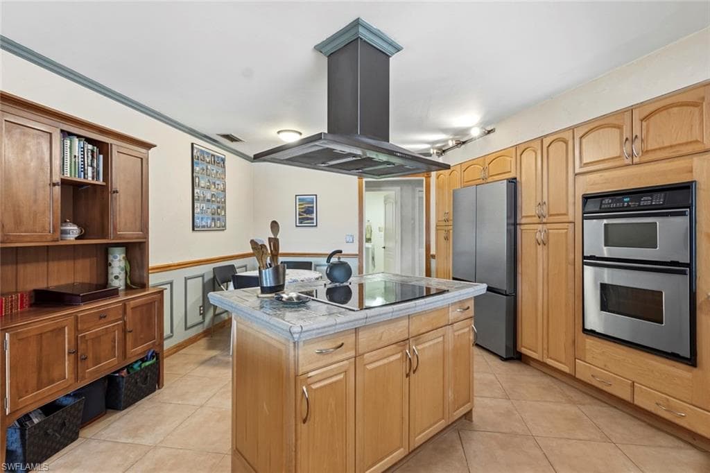 311 Henley DR photo 15 of 46