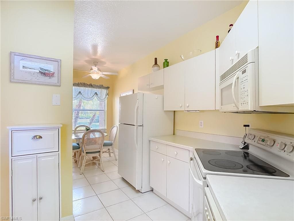 6930 Huntington Lakes CIR 104 photo 16 of 47