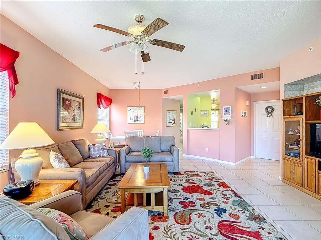 6930 Huntington Lakes CIR 104 photo 12 of 47