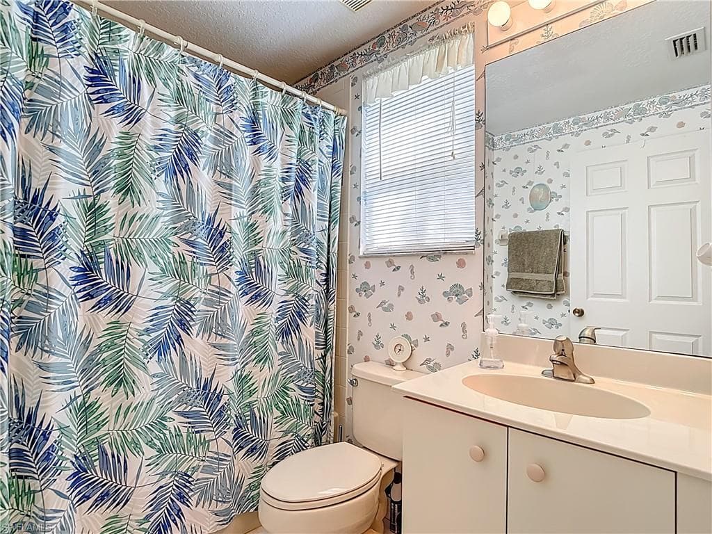 6930 Huntington Lakes CIR 104 photo 26 of 47