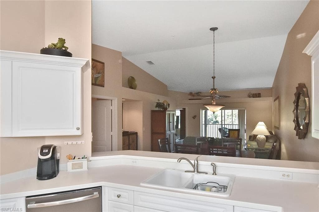 3870 SAWGRASS WAY 2521 photo 26 of 46