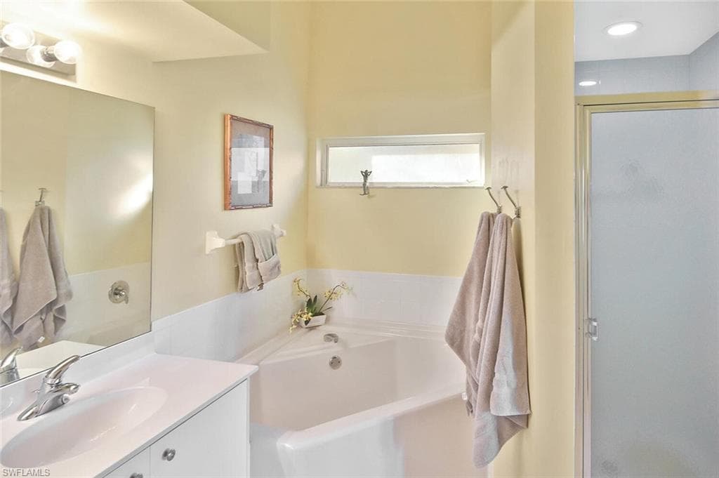 3870 SAWGRASS WAY 2521 photo 36 of 46