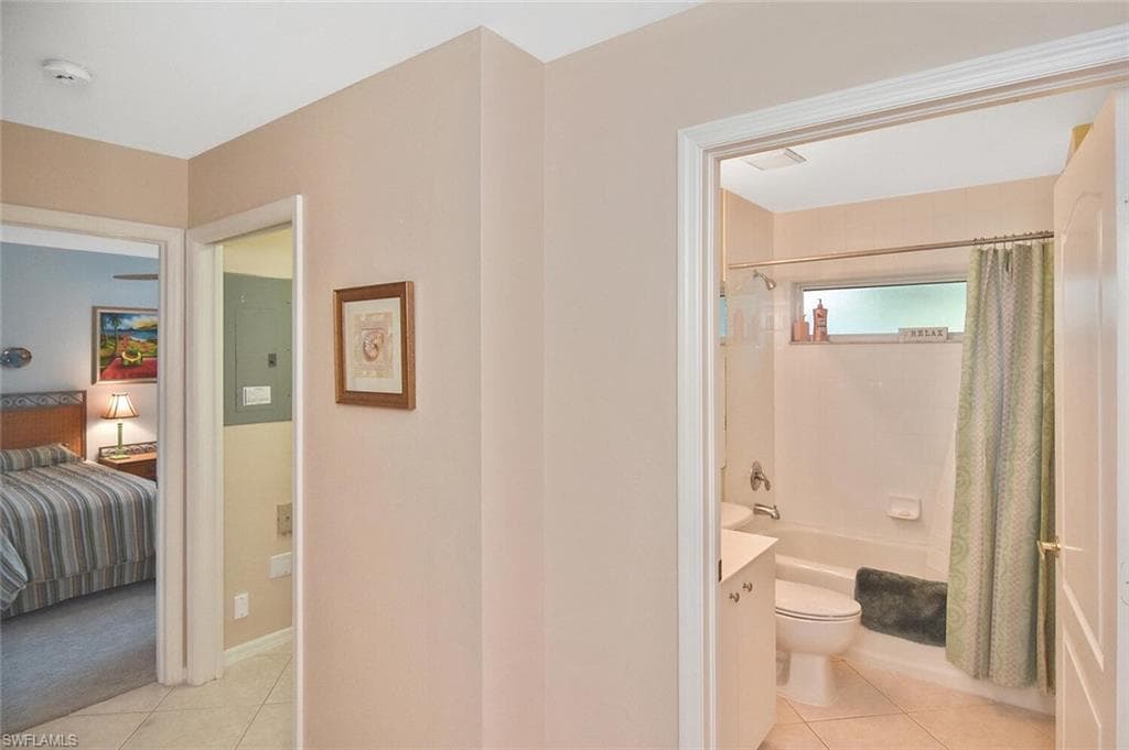 3870 SAWGRASS WAY 2521 photo 11 of 46