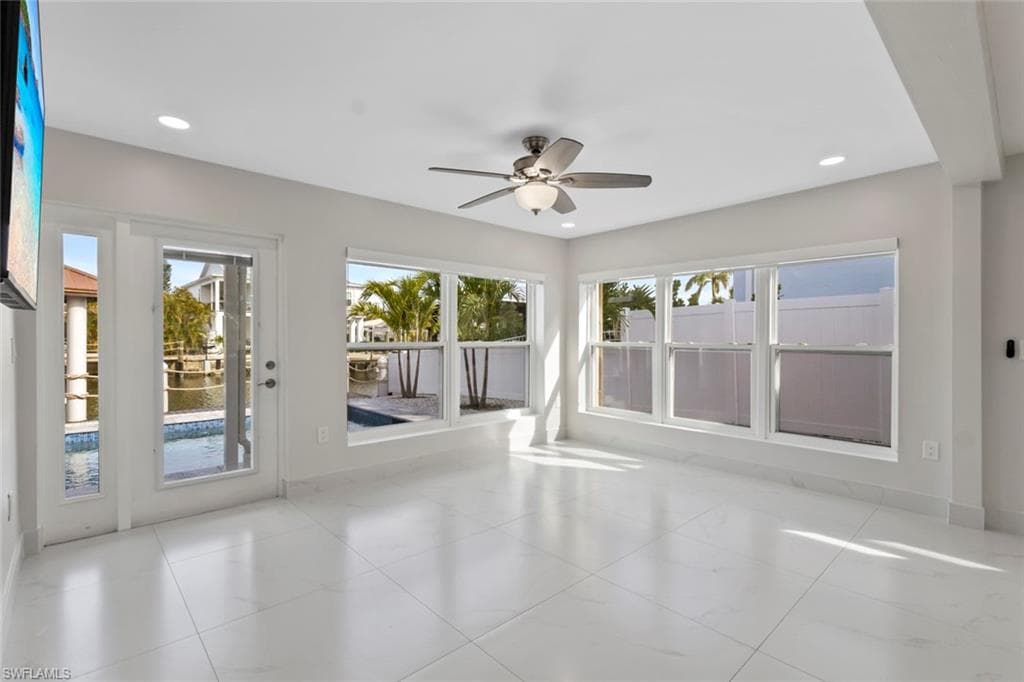 107 Albatross ST photo 16 of 30