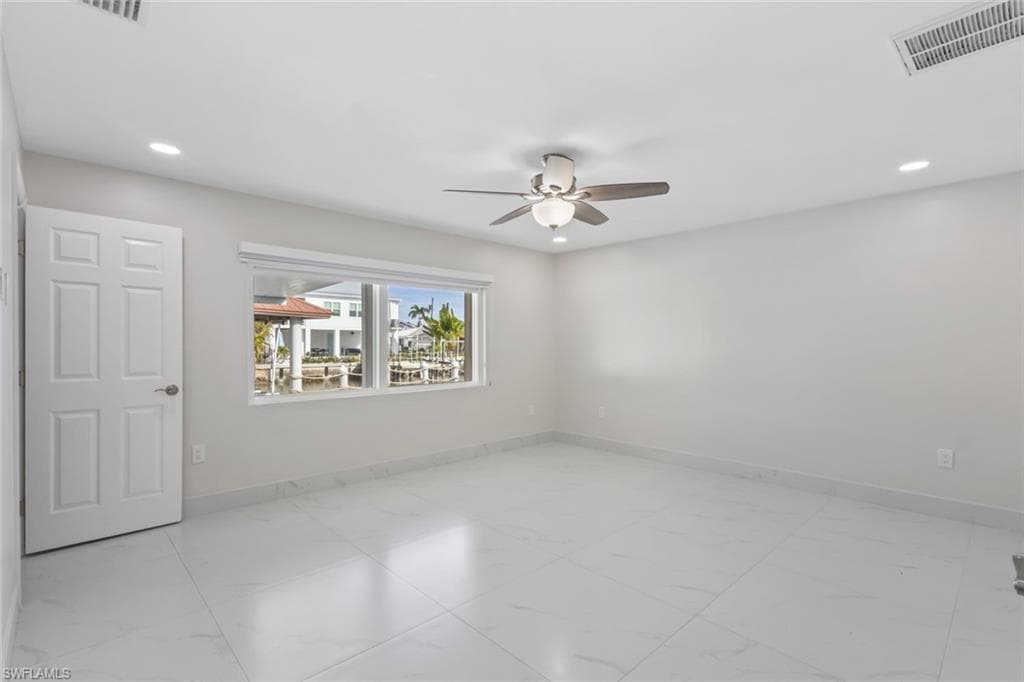107 Albatross ST photo 20 of 30