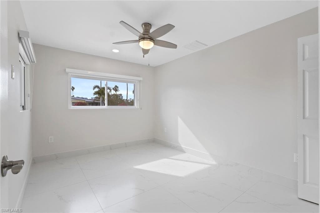 107 Albatross ST photo 21 of 30