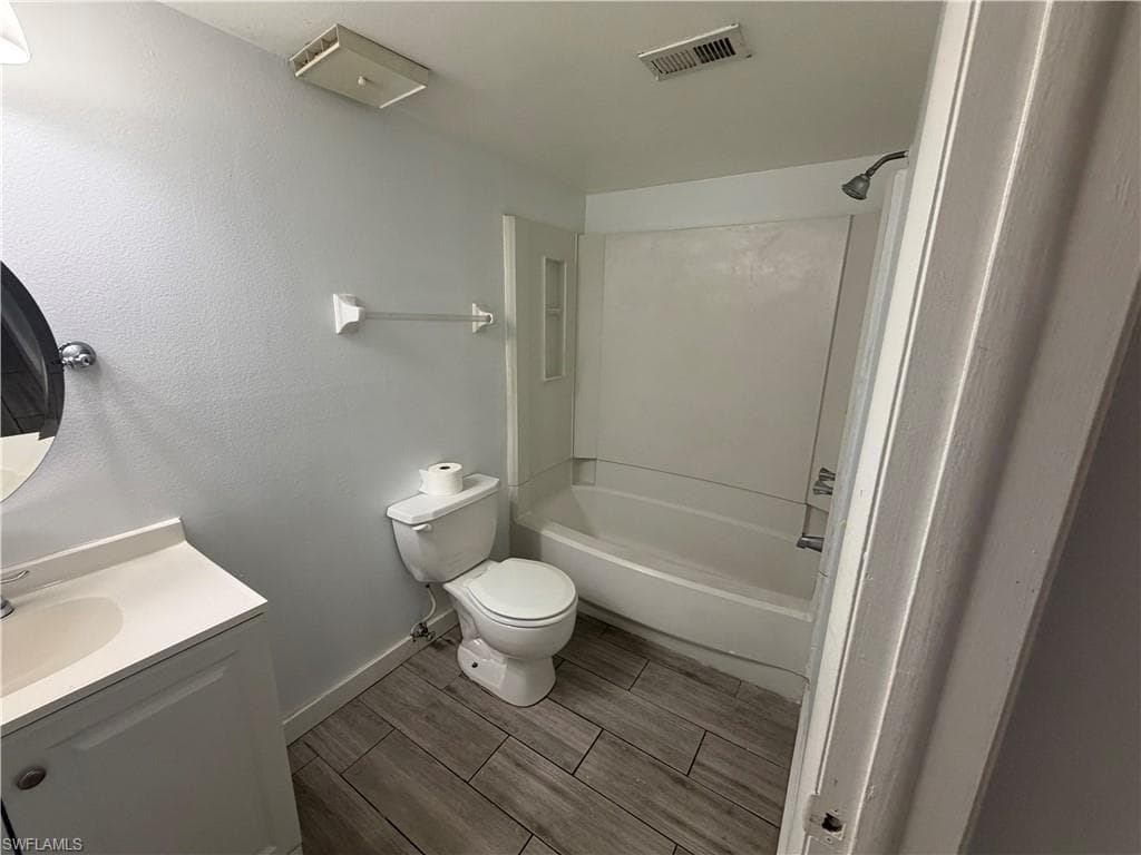 5329 Summerlin RD 2911 photo 10 of 19