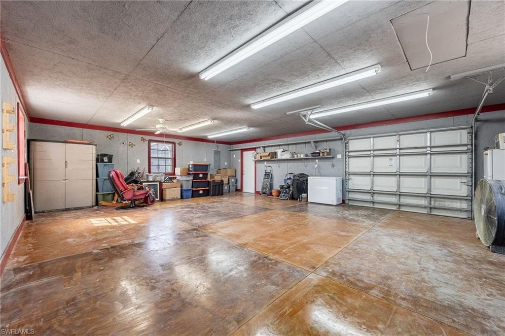 14051 Campus ST photo 40 of 46