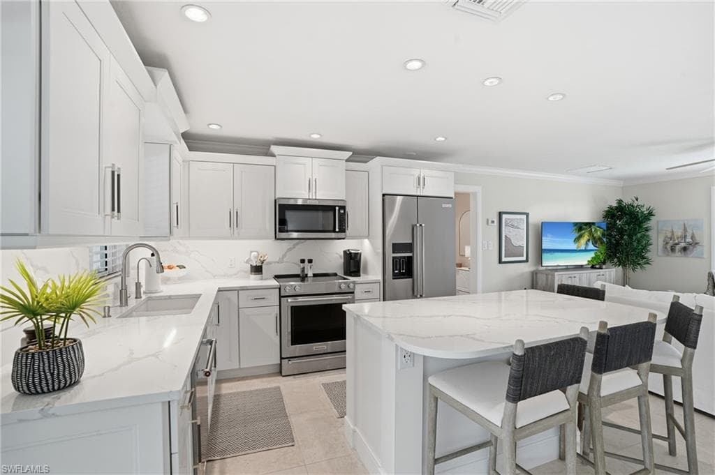 20 Bayview BLVD photo 9 of 40