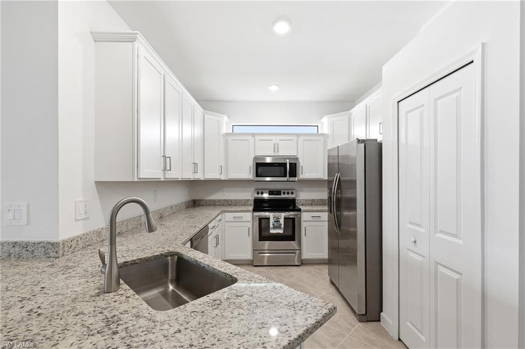 14040 Pine Lodge LN photo 7 of 43