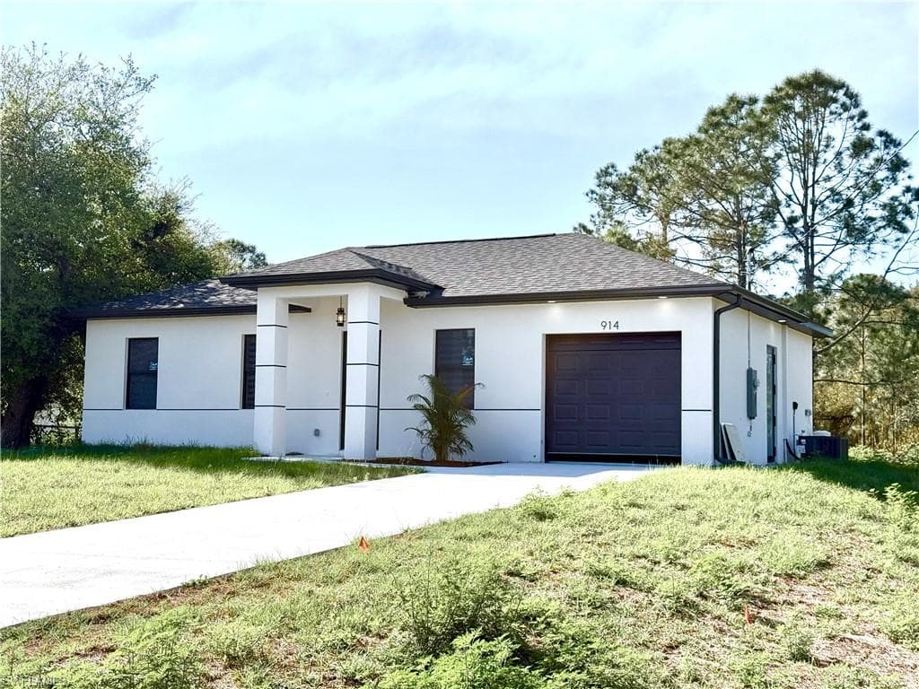 914 Sunrise BLVD photo 2 of 17