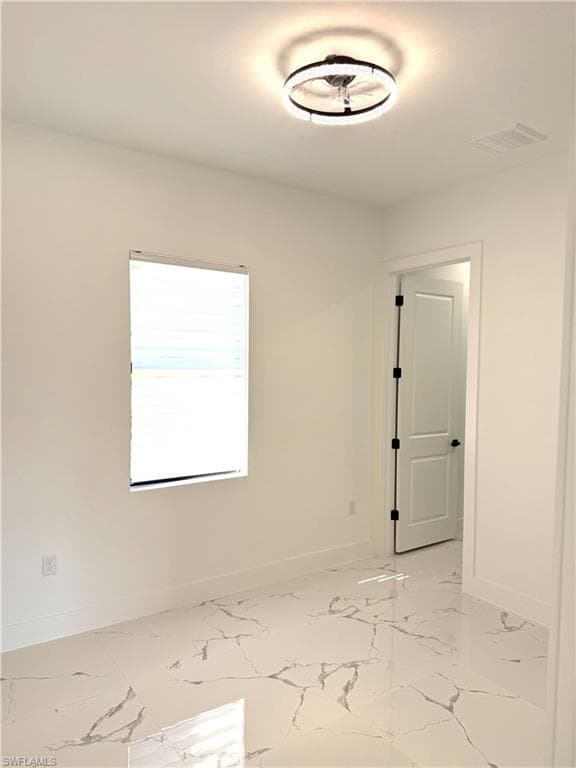 914 Sunrise BLVD photo 12 of 17