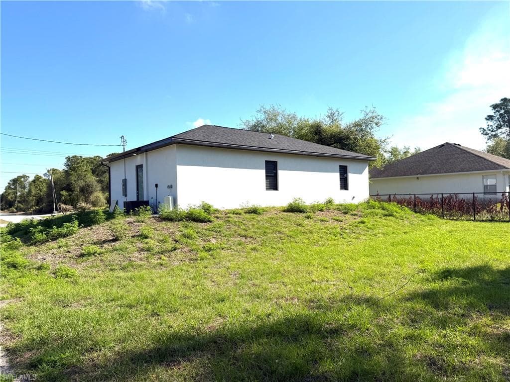 914 Sunrise BLVD photo 4 of 17