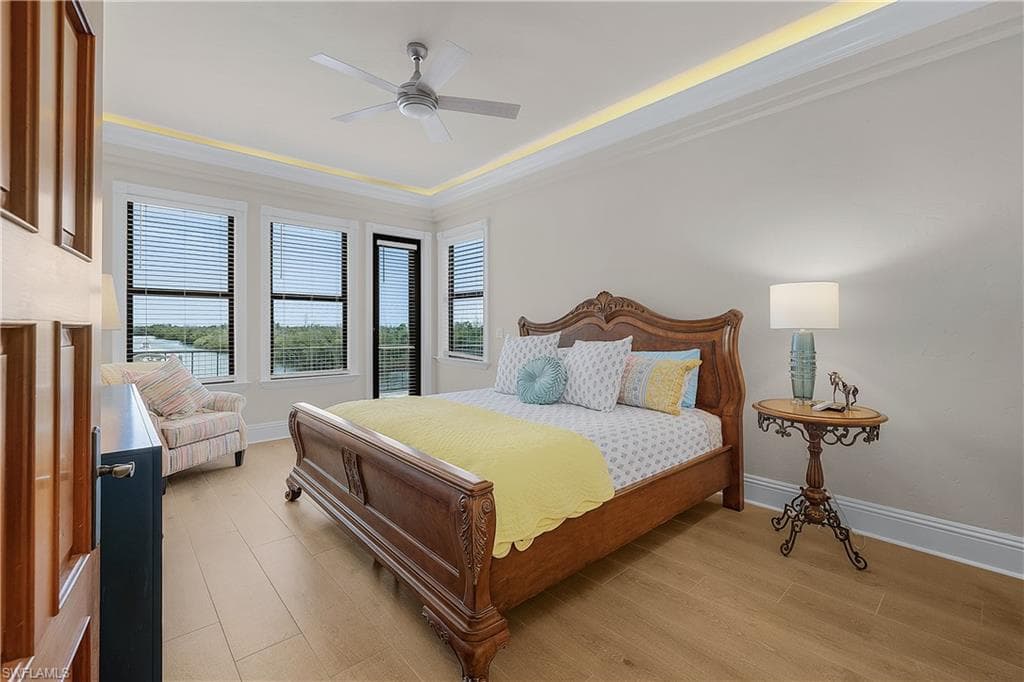 Guest en-suite bedroom with balcony.