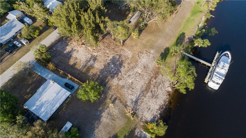 1035 W Anchor LN photo 10 of 14