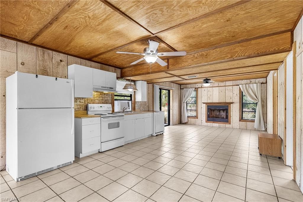 8677 Whispering Pines DR photo 32 of 43