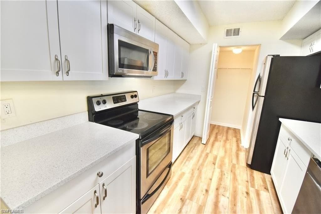 13605 Eagle Ridge DR 1721 photo 1 of 32