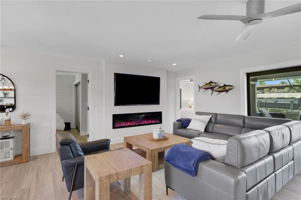 27129 Holly LN photo 9 of 48