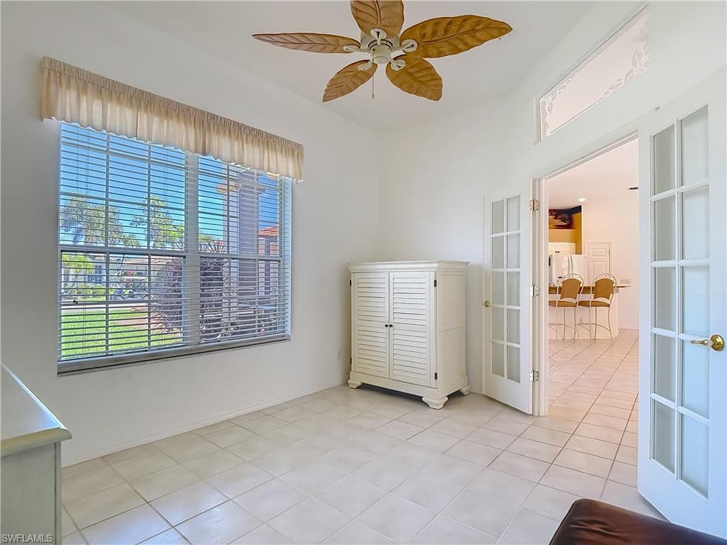 Den/Bedroom
