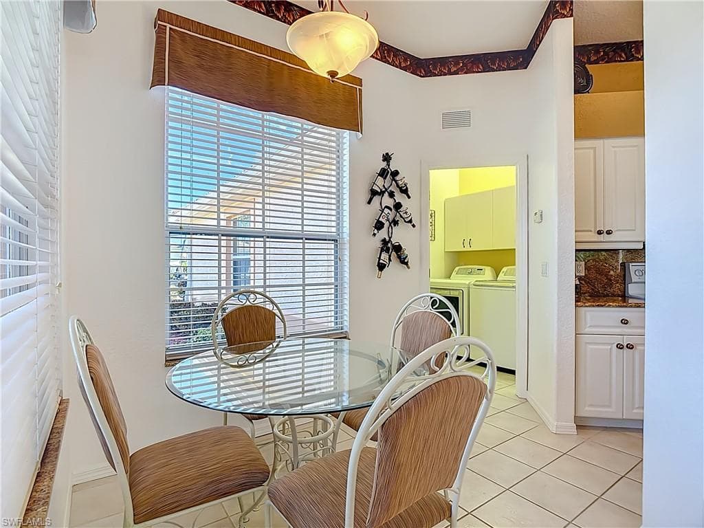 Breakfast area