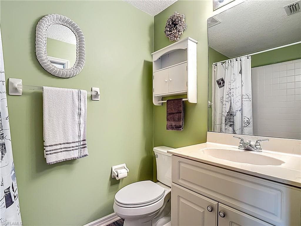 2561 Valparaiso BLVD photo 21 of 39