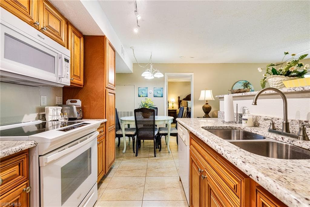 12620 Equestrian CIR 1705 photo 10 of 41